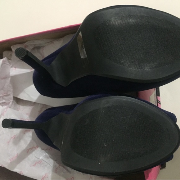 Qupid Velvet Peep Toe Heels Sz 8.5 - Picture 5 of 9